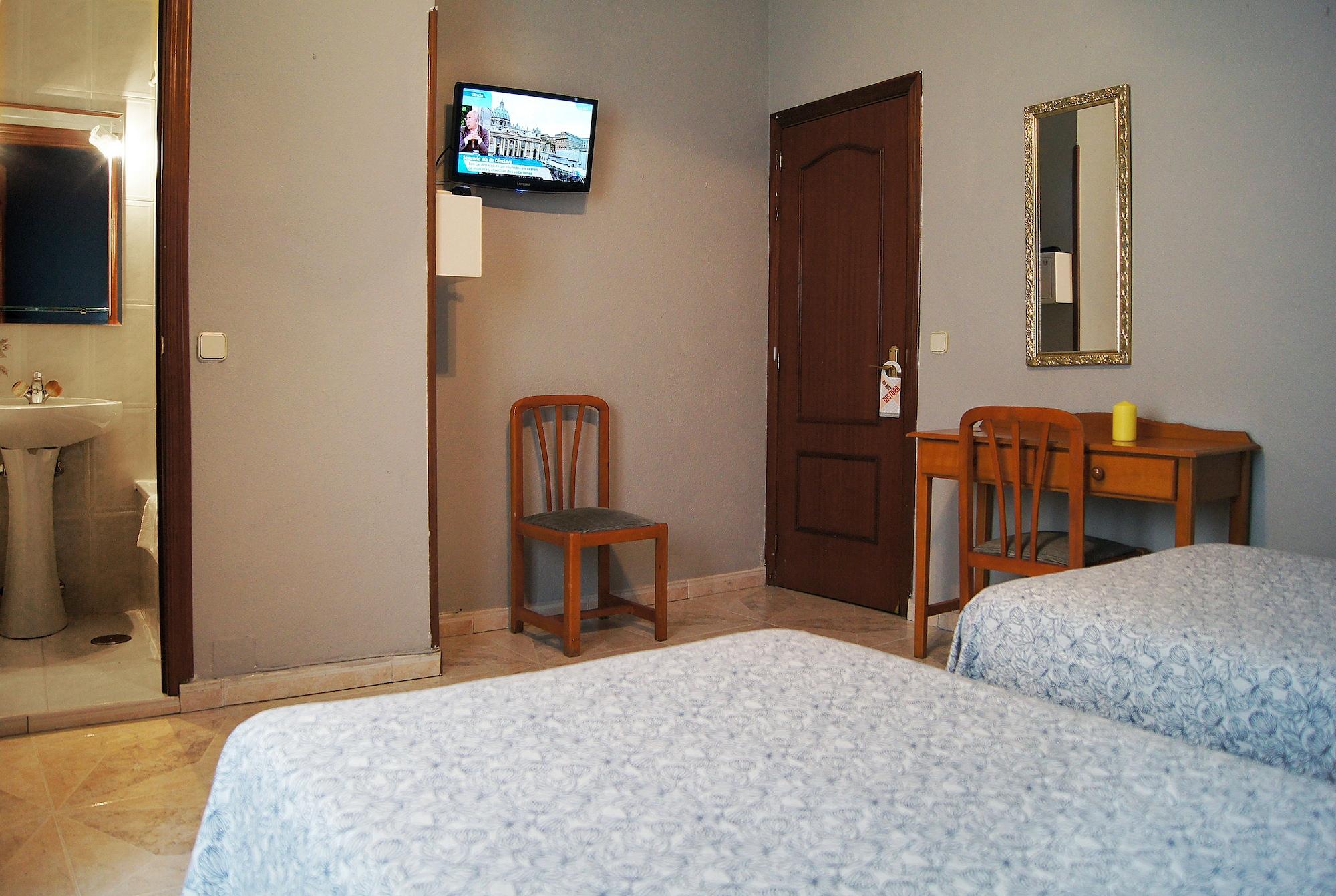 Hostal Fuencarral Kryse Madrid Ngoại thất bức ảnh