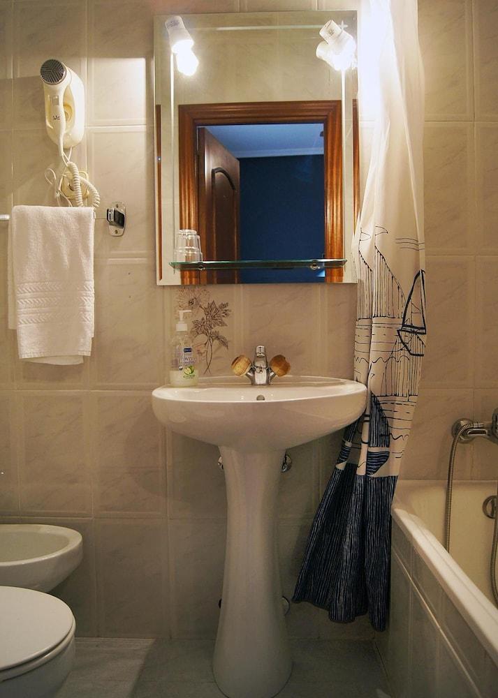 Hostal Fuencarral Kryse Madrid Ngoại thất bức ảnh