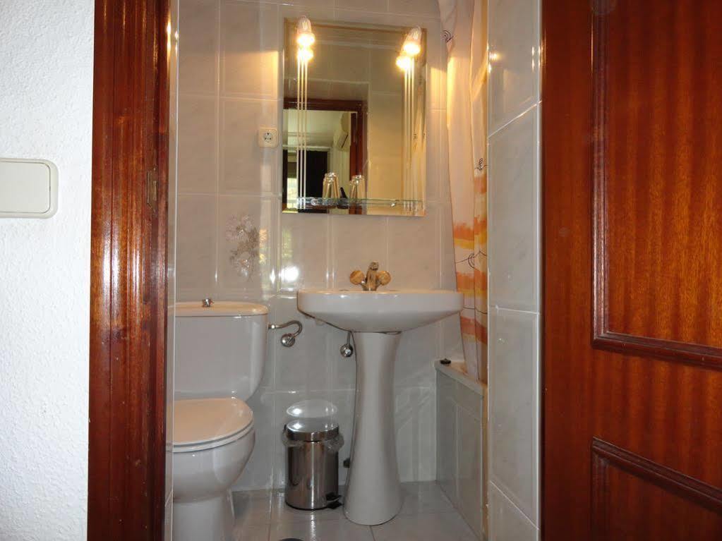 Hostal Fuencarral Kryse Madrid Ngoại thất bức ảnh